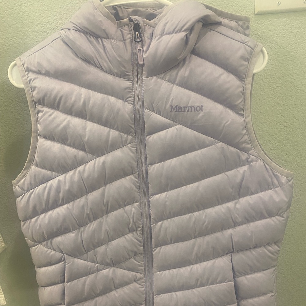 Marmot Highlander Down Vest Lavender Hooded NWT.